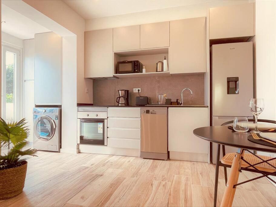 Cozy Apartment With Private Courtyard Barcarena エクステリア 写真