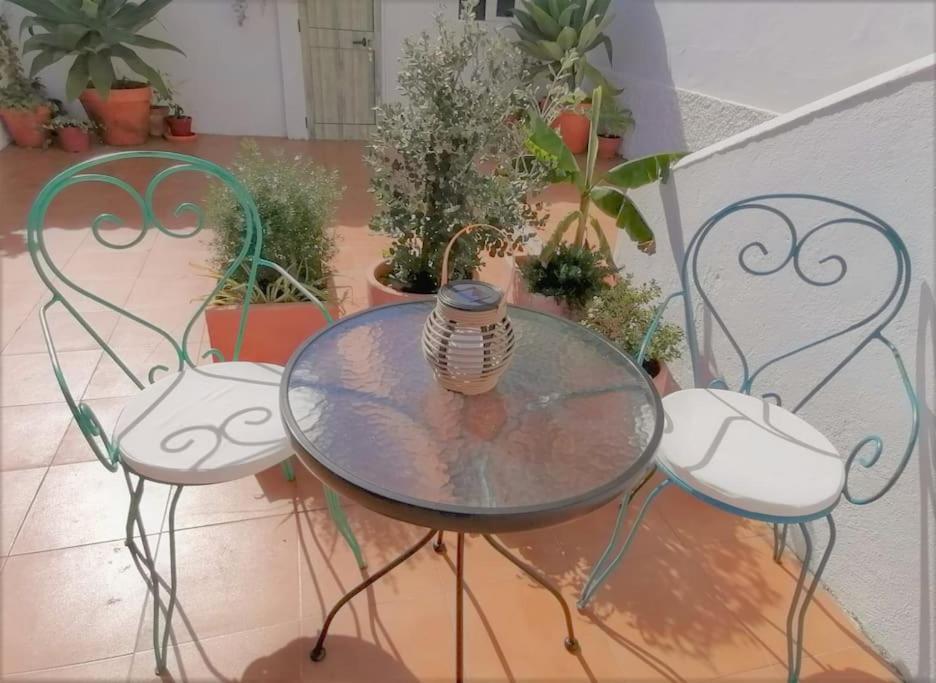 Cozy Apartment With Private Courtyard Barcarena エクステリア 写真